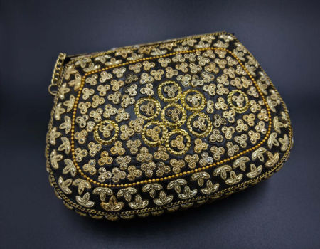 COLOR CHANGING CLUTCH in Multi/Gold