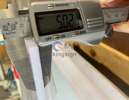 Kingsign® Acrylic wholesale cut edge 1220x2440mm red color plexiglass plate for decoration supplier
