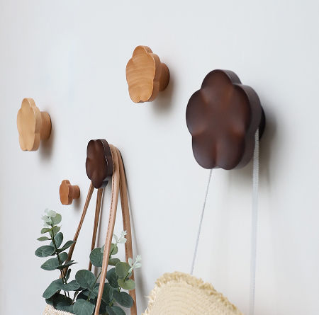 Solid wood wall hook to decorate your sweet home with great function for clothes, hat, key supplier