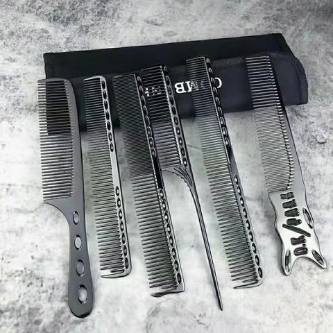 Peigne en métal pour Salon de coiffure professionnel, brosse pour coupe de  cheveux, outils de coiffure, peigne en acier métallique, 1/2 pièces -  AliExpress
