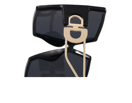 Women Plastic sunglasses Square Fashion 2022 New Sunglasses Personality Big D-shaped Temple summer supplier