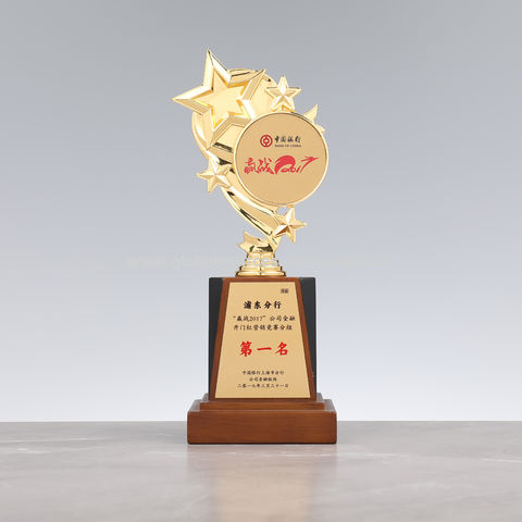 Premio Metal de Venta al por mayor barato Trofeo Fútbol Deportes Medallas Y  Copa Trofeos - China Copa de Trofeo y Copa de Trofeo Deportivo precio