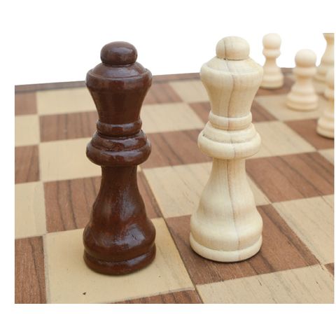 A set of 8in1 games board chess GR0424