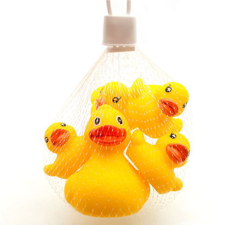  100 Patos de goma amarillos al por mayor Squeaky Bath Toys  Water Play Toddler Duck 2x2x1.8 (20) : Juguetes y Juegos