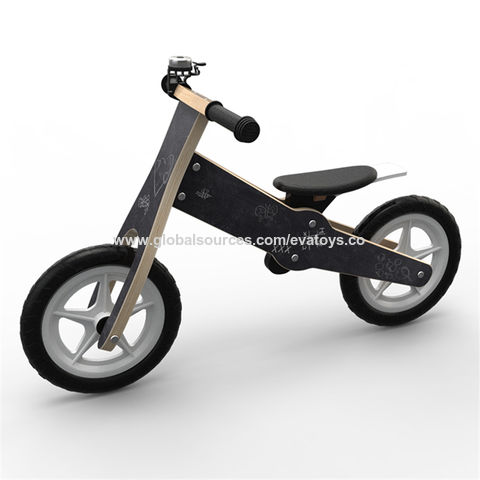 Venta superior de moda negro de madera rueda de bicicleta de equilibrio W16C271