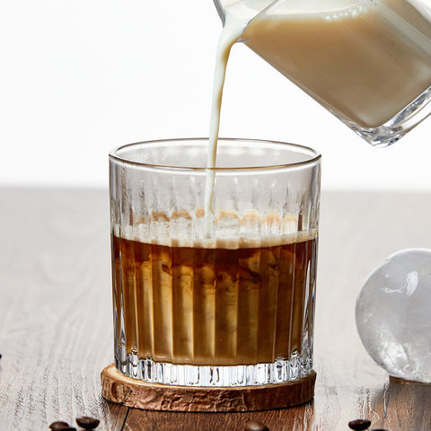 Tilted whiskey glass – VeryWhiskey