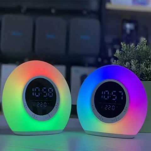 Compre Despertador Reloj Despertador Luz De La Noche Altavoces Bluetooth  Lámpara Regulable Caliente Colorido Altavoz Del Partido De Luz y Altavoz De  Fiesta de China por 10.88 USD