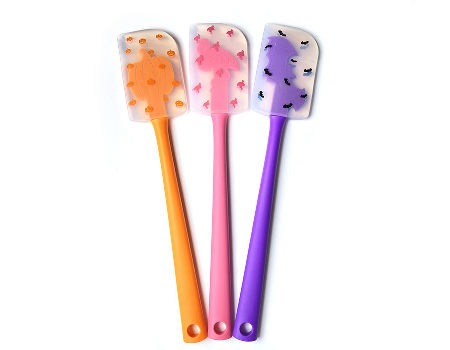  Hemoton 4pcs Halloween Wooden Handle Silicone Scraper Cream  Spatula Baking Gadget Baking Supplies Kitchen Utensil for Home Bakery  (Ghost + Black Cat + Pumpkin + Spider Pattern): Home & Kitchen