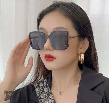 Sunglasses metal Women's Unisex plastic UV400 2022 Fashionable 6 colors Big Square frame sunglasses supplier