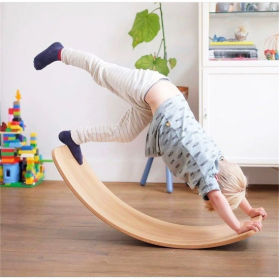 Hot selling wooden balance board children balance toy yoga board Montessori learning toy wobble toy supplier