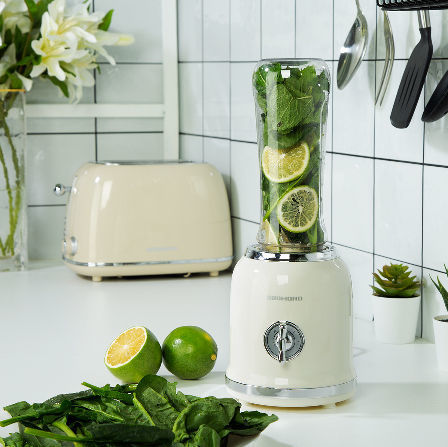 https://p.globalsources.com/IMAGES/PDT/B5354086705/portable-personal-electric-blender-juicer.jpg