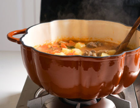 https://p.globalsources.com/IMAGES/PDT/B5362451931/cast-iron-pot.jpg