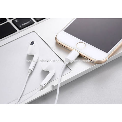 Apple MMTN2ZM/A EarPods with Lightning Connector for iPhones