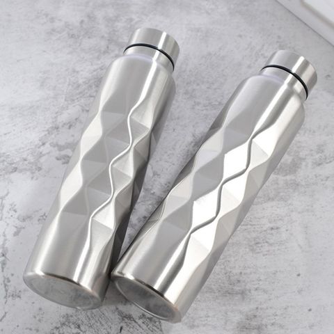 304 SS Grade Hot and Cold Stainless Sipper Bottle, Sports Bottle for Men &  Women, Gym