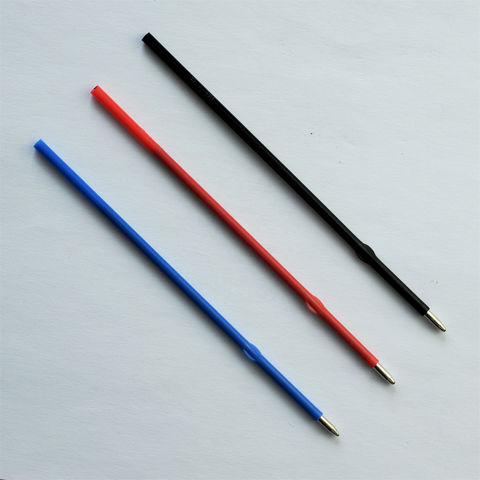Venta al por mayor de recambios de bolígrafos de tinta azul, negra y roja de alta calidad y escritura suave a precios económicos