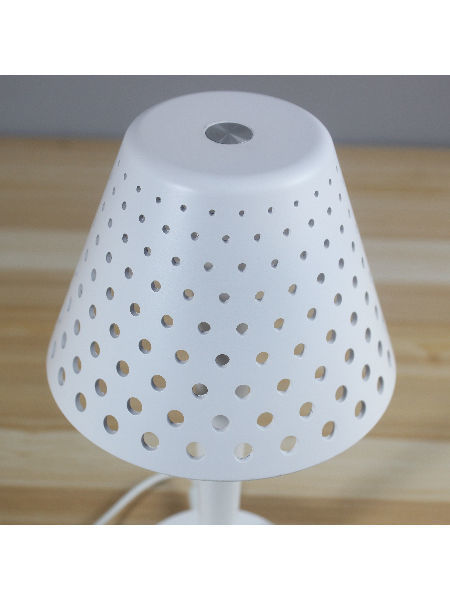 Mesh Hole minimalist outdoor tabl lamps cordless hotel restaurant home deco metal Rechargeable lamp supplier