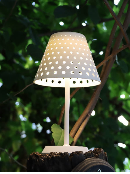 Mesh Hole minimalist outdoor tabl lamps cordless hotel restaurant home deco metal Rechargeable lamp supplier