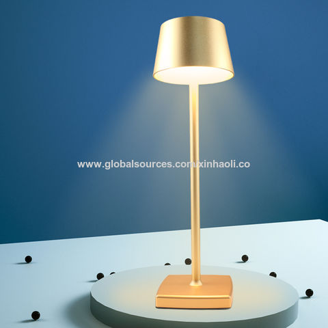 Achetez en gros Lampe De Table Moderne, Lampe De Chevet Rechargeable Lampe  De Lecture Rouge Tactile Lampes De Table Sans Fil Chine et Lampes De Table  Sans Fil à 17.5 USD