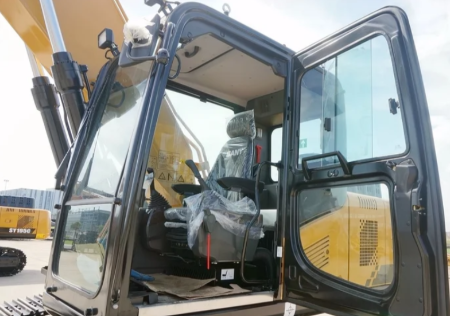 Popular Brand 21.5 ton Crawler Excavator Digging Machine Digger for Sale supplier