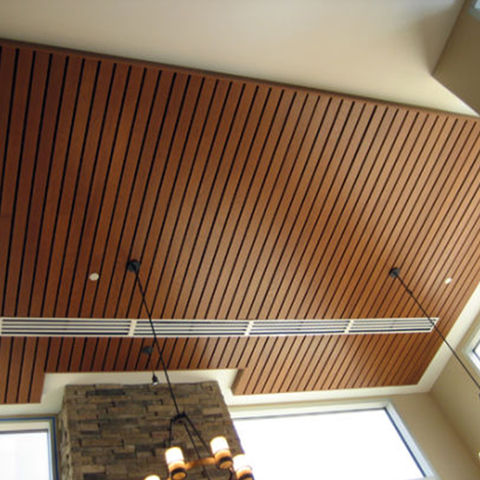 Panneau acoustique pour mur et plafond en lamelles de bois sur feutre