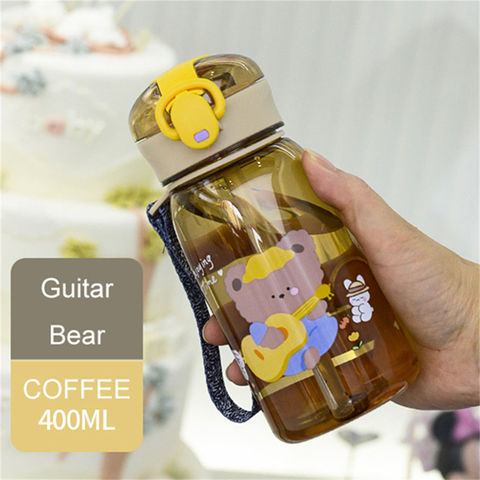 Compre Botella De Agua De Plástico Para Niños Con Diseño De Dibujos  Animados De Tapa De Mango De Boca Pequeña y Taza Plástica Del Agua de China  por 0.95 USD