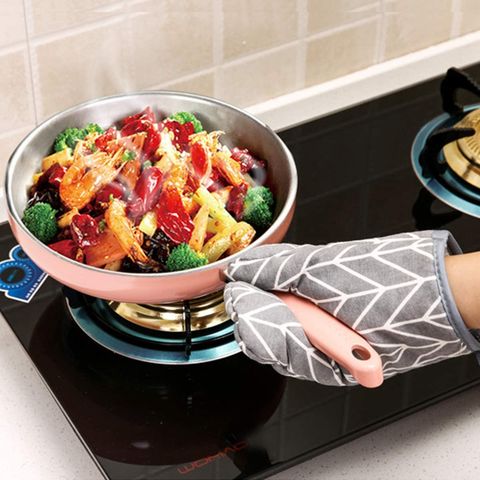 Best Brands Disney Kitchen Oven Mitt/Glove and Square Potholder Set  w/Neoprene for Easy Non-Slip Gripping - Protect Your Hands in The Kitchen -  Heat