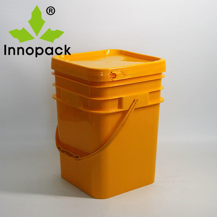 Green 20L 5 Gallon Square Rectangular Plastic Bucket with Lid and Handle -  China Bucket, 5 Gallon Bucket