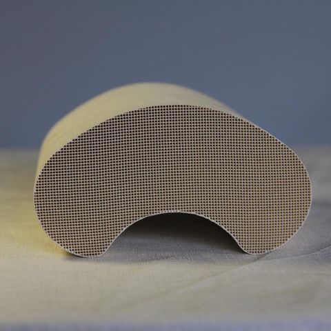 Precio de fábrica, convertidor catalítico de cerámica de panal para tubo de escape incluye revestimiento de catalizador
