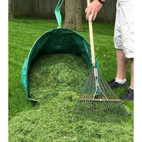 https://p.globalsources.com/IMAGES/PDT/B5552048214/Large-Yard-Dustpan-Type-Garden-Bag-for-Collecting.jpg