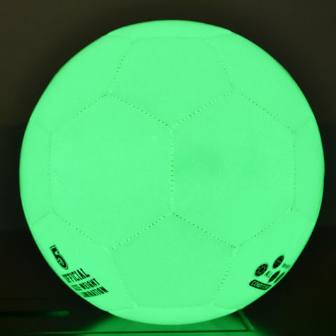 Ballon de football fluorescent