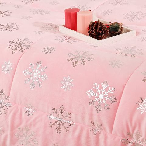 https://p.globalsources.com/IMAGES/PDT/B5561098053/Christmas-bedding.jpg