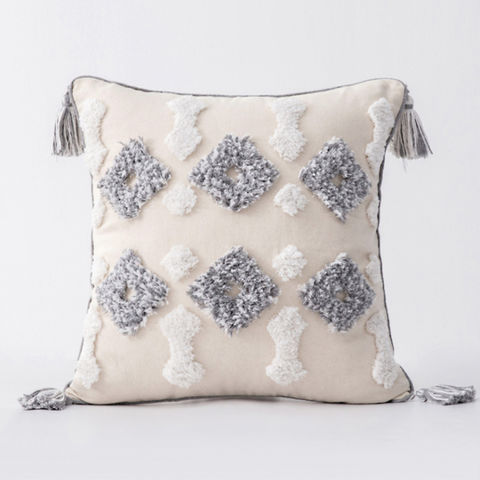 https://p.globalsources.com/IMAGES/PDT/B5565681144/Tufted-Boho-throw-pillow.jpg