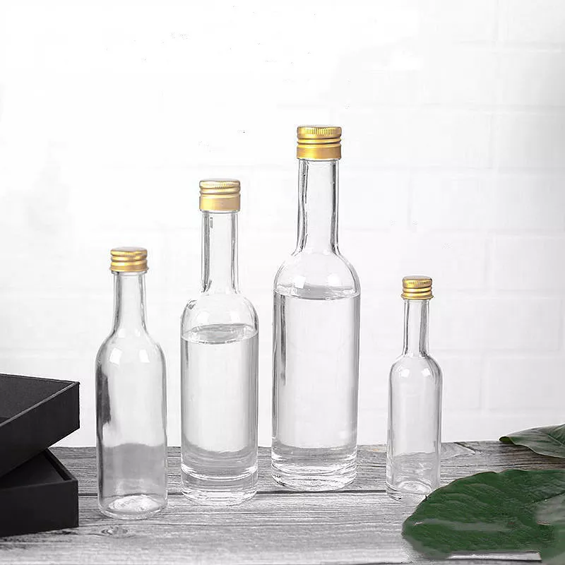 Achetez en gros Vente En Gros Vide Vide 150ml 250ml Empilable Bouteille De  Vin En Verre Bouteille Pour Rhum Vodka Spirit Liqueur Emballage Avec Vis  Bouche Chine et Bouteille En Verre à