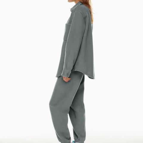 Chemisier uni doux pour femmes, coupe ample décontractée, veste basique boutonnée, vente en gros