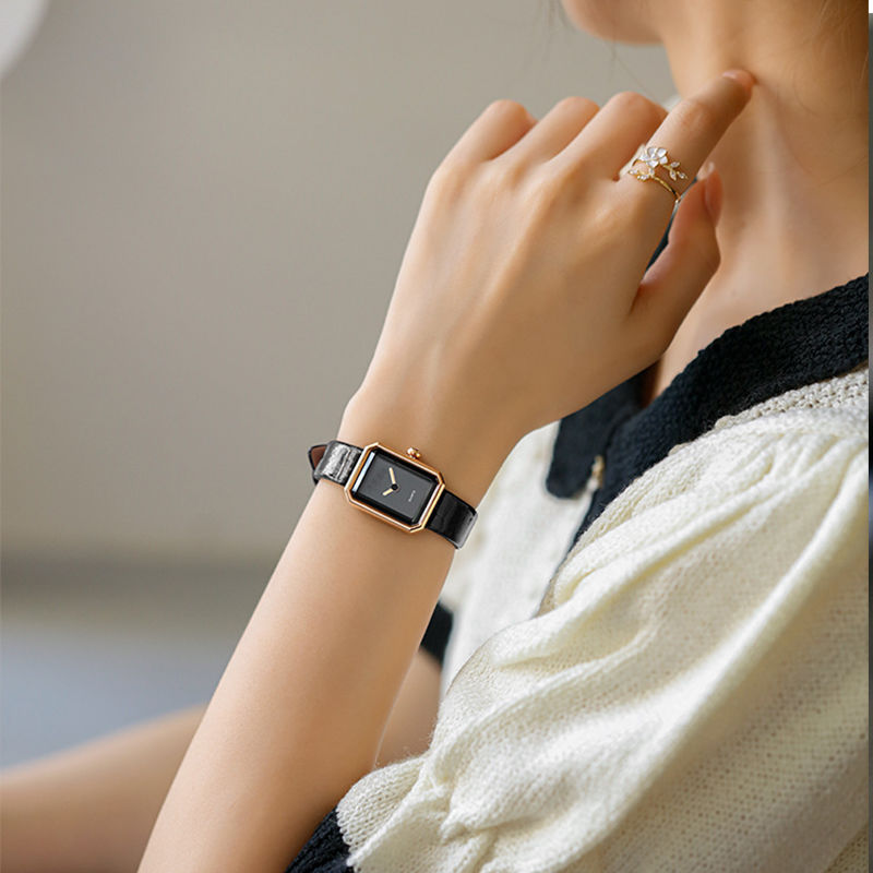 Small face best sale watch womens