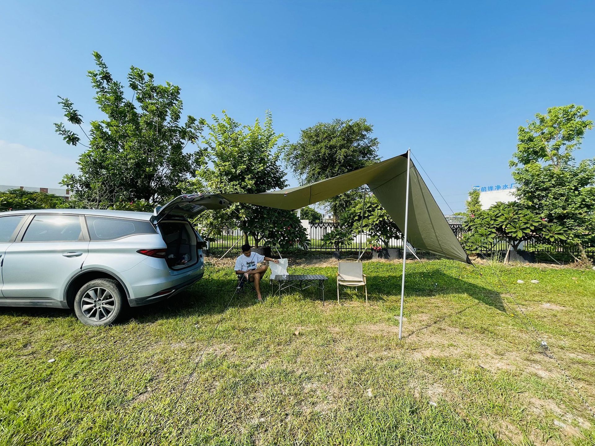 Kaufen Sie China Großhandels-Lieferant Verkauf Outdoor Faltwagen Markise  Zelt Für Camping Suv Reisen Picknick Familie Markise und Markise  Großhandelsanbietern zu einem Preis von 20 USD