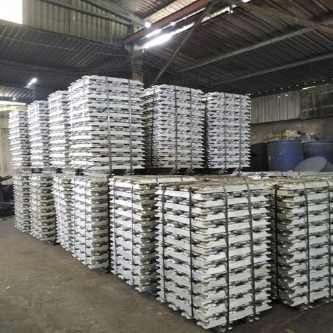 Buy Factory Sale Lead Ingot 99.9% Pure Lead Ingots With Low Price from  Wanlutong Metal Materials Co., Ltd., China