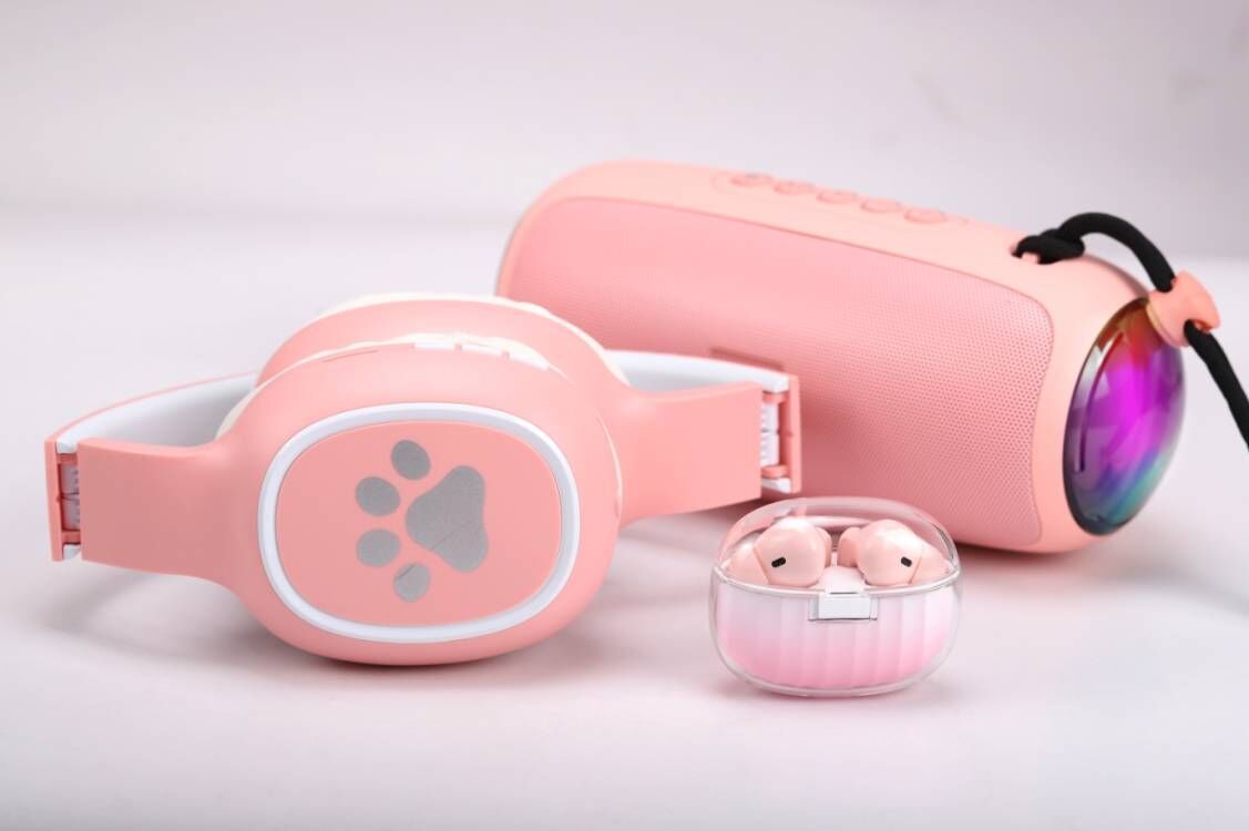 Wholesale Custom Cheapest Waterproof Gamer Earphones Pink Cute Cat Ear  Headphone Wireless Bt Gaming Headset Headphones for Girls - China Mobile  Phone Accessories and Earphone price