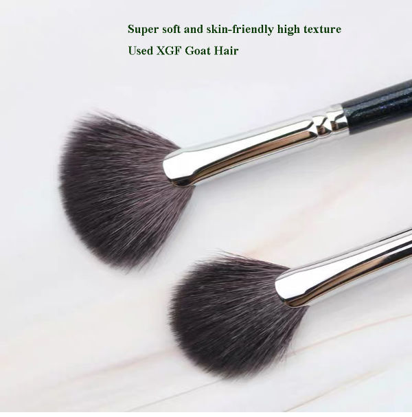 Clean Makeup Brushes Naturally (Without Chemicals)