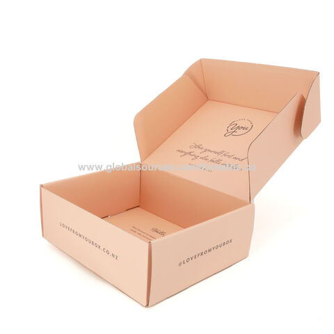 Achetez en gros Logo Personnalisé Impression Papier Parfum Emballage Rouge  Boîtes D'expédition Carton Ondulé Boîtes Pour Vêtements Chine et Boîte De Papier  D'emballage De Couleur à 0.19 USD