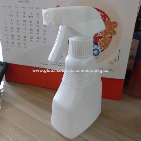 Bouteille de plastique HDPE vide avec vaporisateur