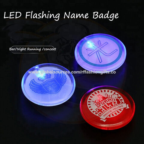 Insignia LED Intermitente para Ropa, Insignia Redonda Personalizada de Plástico con LED Intermitente