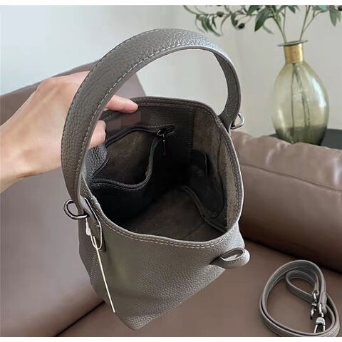 Roseau essential leather bucket bag