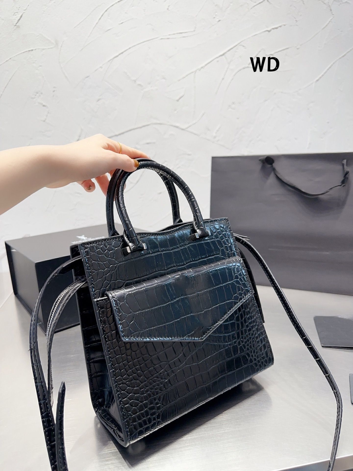 Buy Wholesale China Latest Laurent Rive Gauche Canvas Designer Tote Bag For  Women & Tote Bag For Women at USD 30