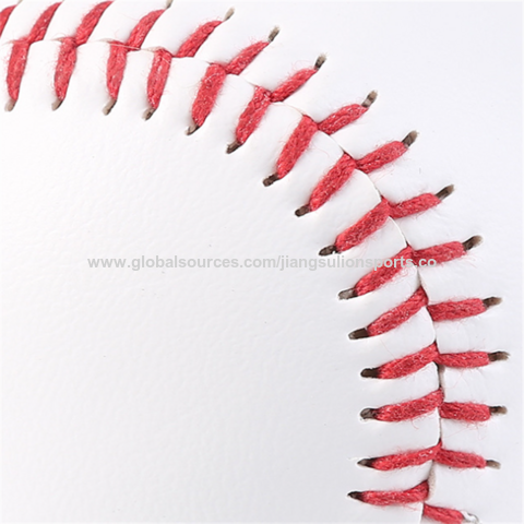 Pelota de béisbol de alta calidad para actividades al aire libre, ideal para entrenamiento diario.