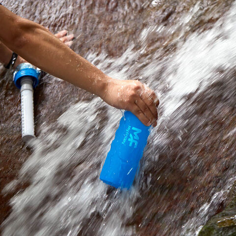 https://p.globalsources.com/IMAGES/PDT/B5793511681/Silicone-Filtered-Water-Bottle.jpg