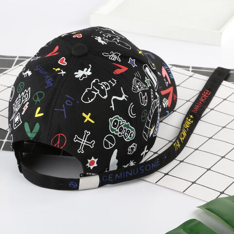 Gorras planas de Graffiti  La prenda que une moda y arte urbano