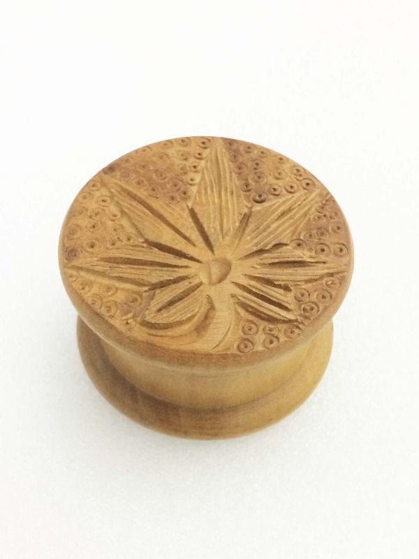 Buy Wholesale India Metier Handmade Wooden Herb Grinder Carved Pot Leaf Lid 2 Parts Herb Grinder