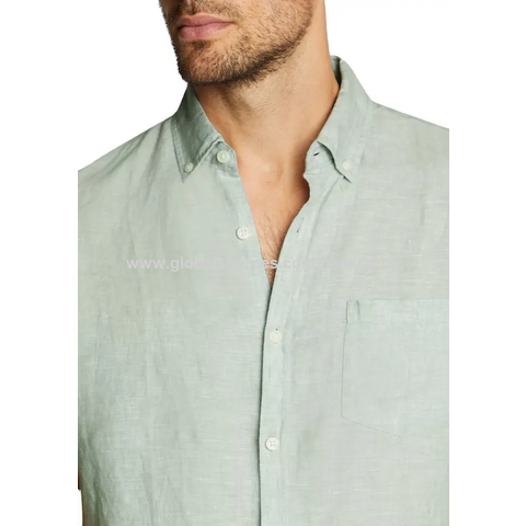 Lässiges Herren Leinenhemd aus weichem und atmungsaktivem Baumwoll-Leinen-Material für heiße Sommer.