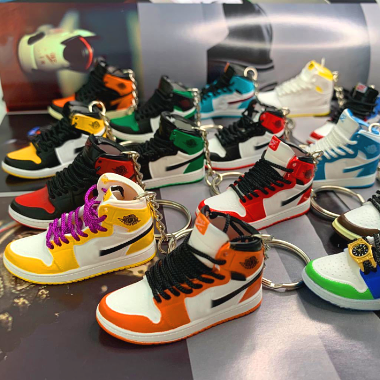 Factory Wholesale Mini 3d Sneaker Keychains Mini Shoe Keychain